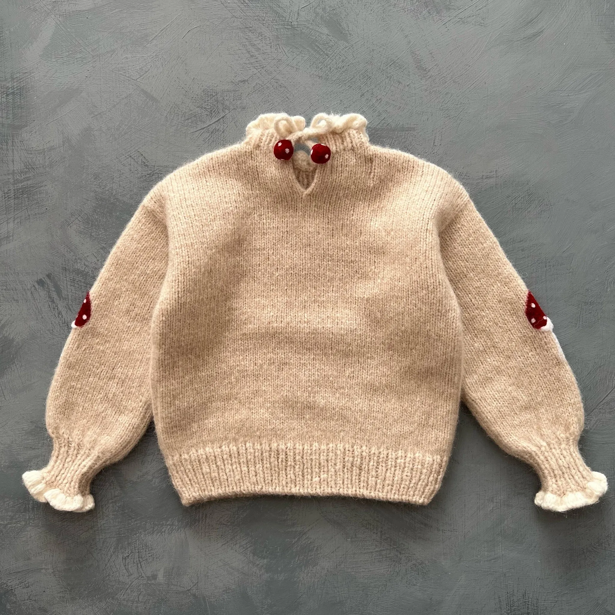 Mushrooms pullover | wheat