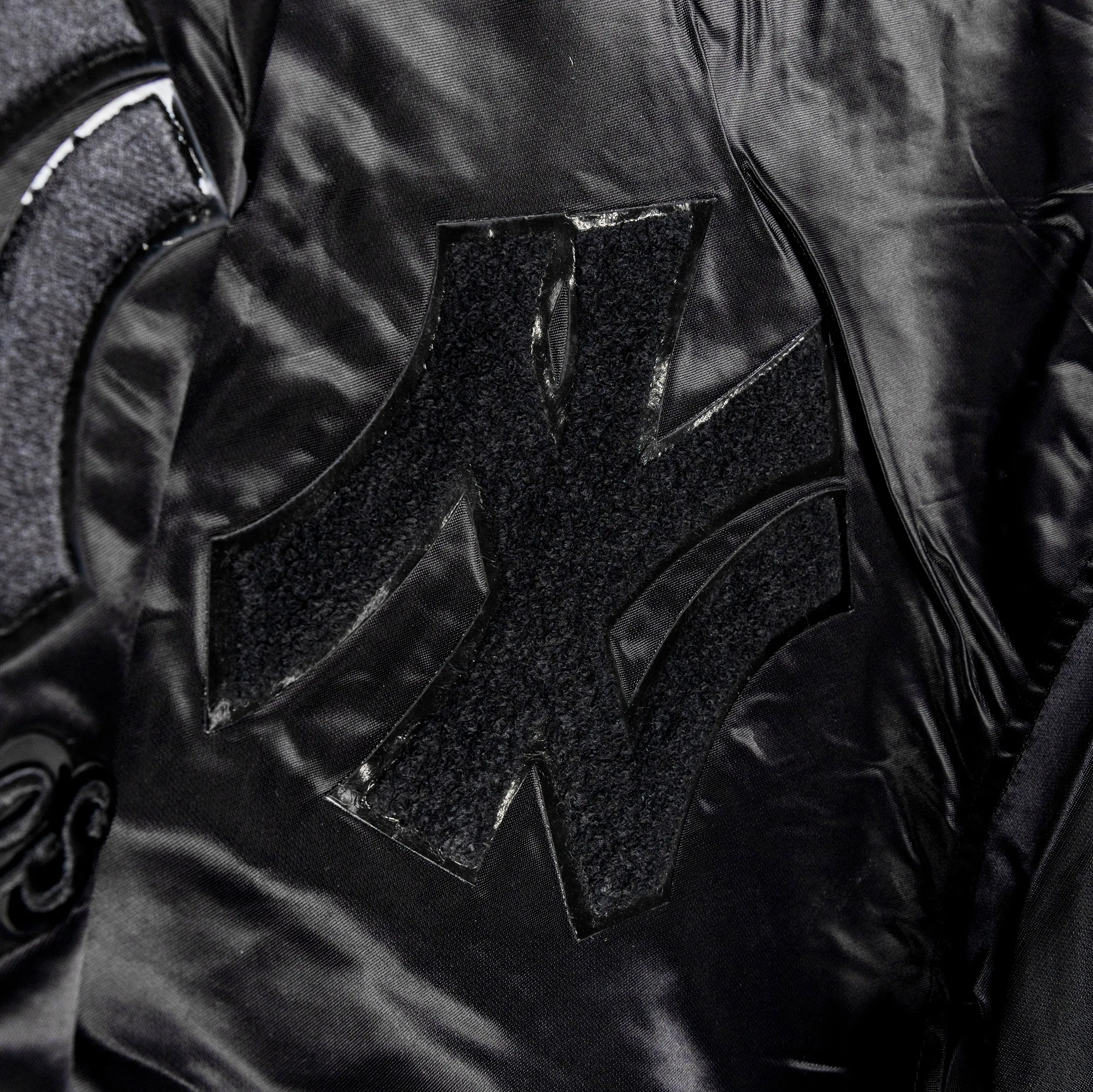 New York Yankees Triple Black Satin Mens Jacket (Black)