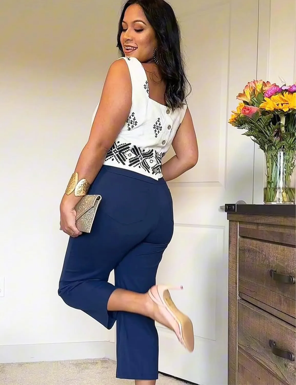 VOOVEEYA Yoga Capri Pants for Women, Crop Leggings with Pockets High Waisted Casual Straight Leg Pants